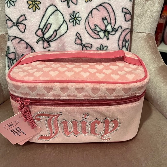 Juicy Couture Pink and White Heart Vanity Case - Picture 1 of 1